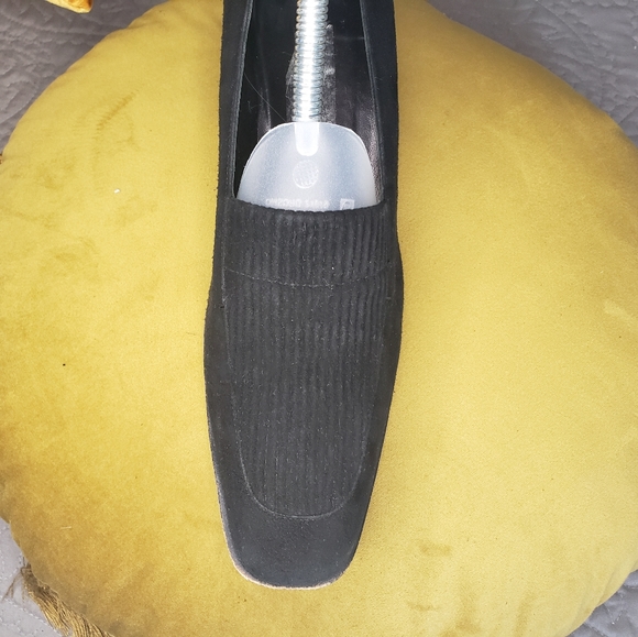 Black suede and fabric vintage Ferragamo shoes - Picture 4 of 9